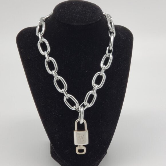 Authentic Louis Vuitton Lock & Key with Unbranded Silver Plated Chain Necklace - Picture 1 of 6